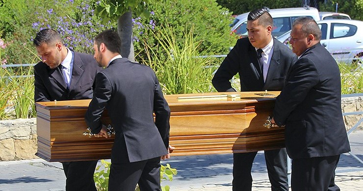 Agent De Pompes Funebres Le Metier La Formation Les Debouches La Vie Etudiante